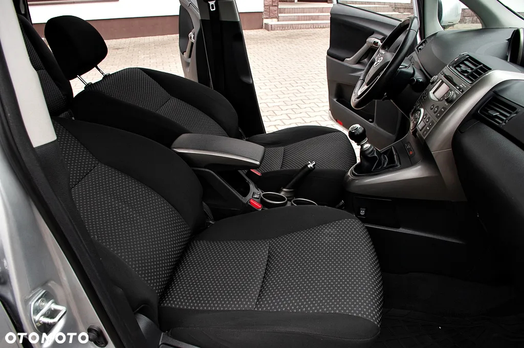 Toyota Verso 1.8 Premium 7os - 28
