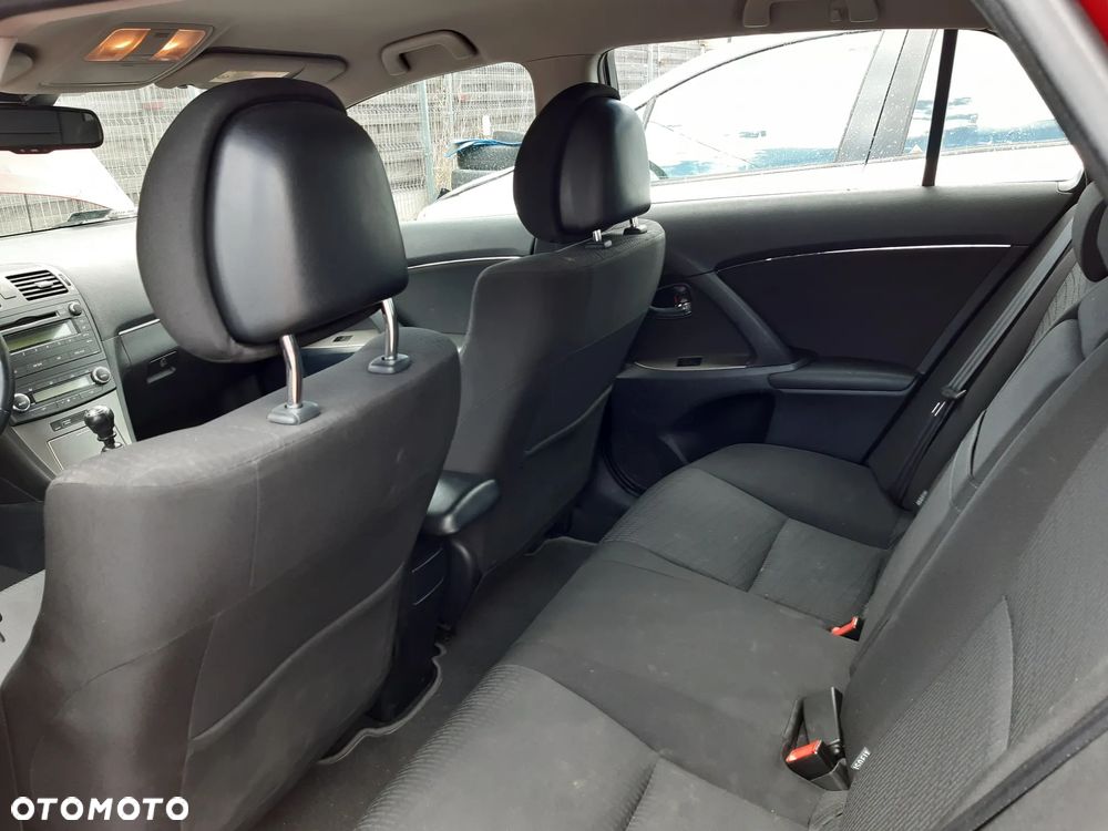 Toyota Avensis 1.8 Sol - 4