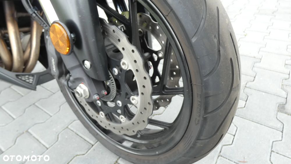 Suzuki GSX - 19