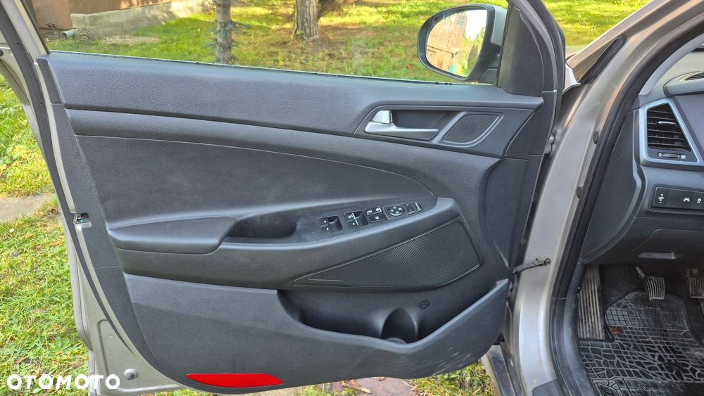 Hyundai Tucson 2.0 CRDI BlueDrive TourdePologne 2WD - 23