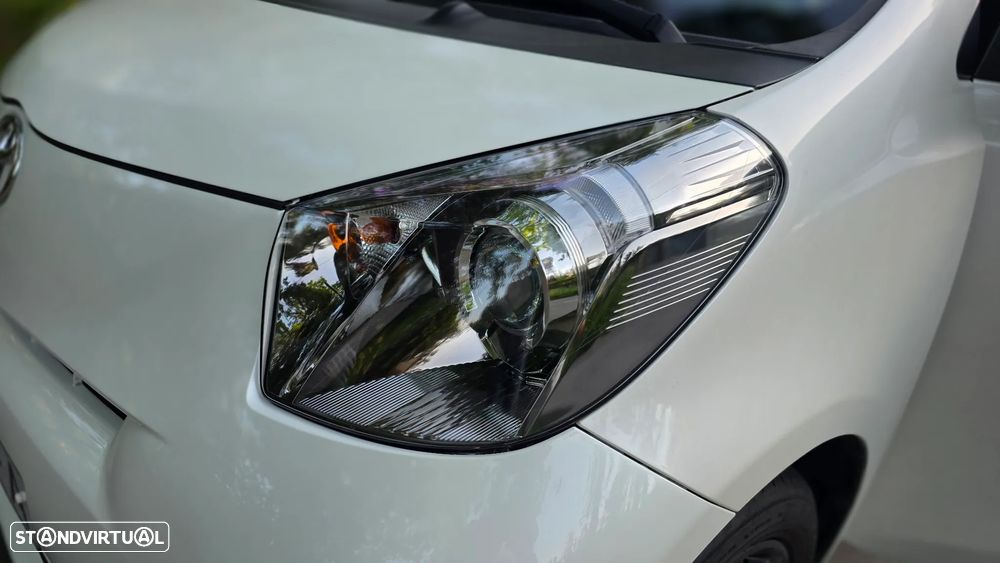 Toyota iQ 1.4 D-4D + - 21
