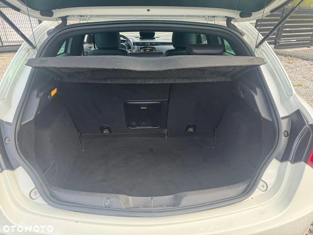 Alfa Romeo Giulietta 2.0 JTDM Distinctive EU6 - 9