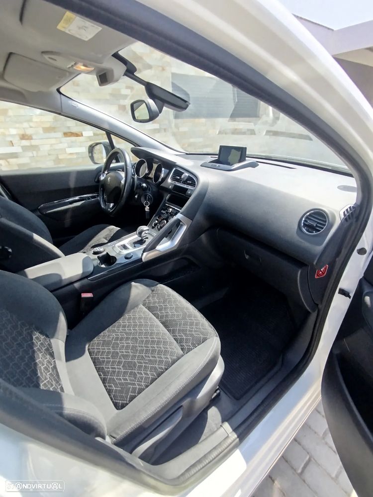 Peugeot 3008 2.0 HDi Hybrid4 - 5
