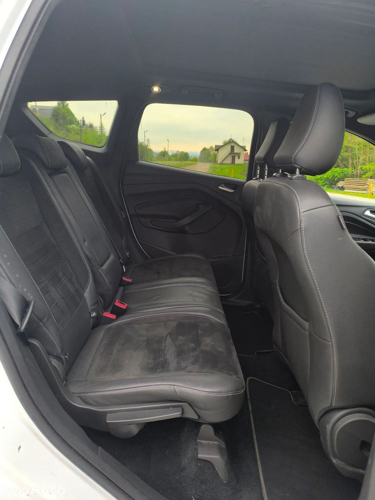 Ford Kuga 2.0 TDCi 4x4 ST-Line - 14