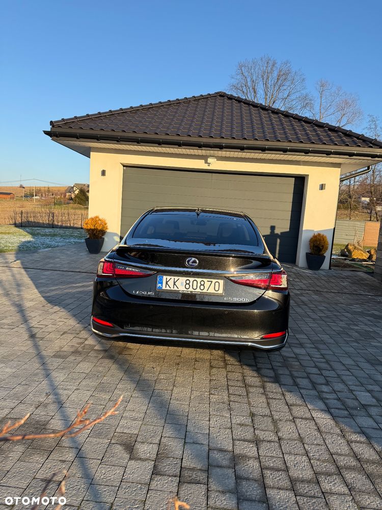 Lexus ES 300h Business Edition - 10