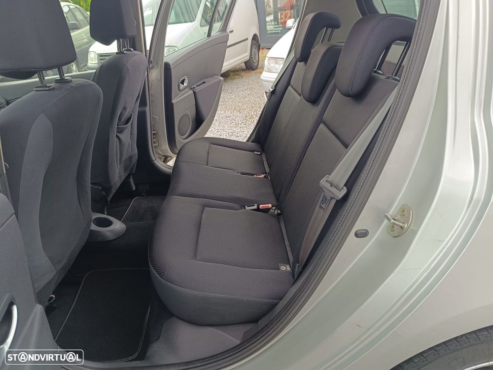 Renault Clio 1.2 16V Dynamique - 11