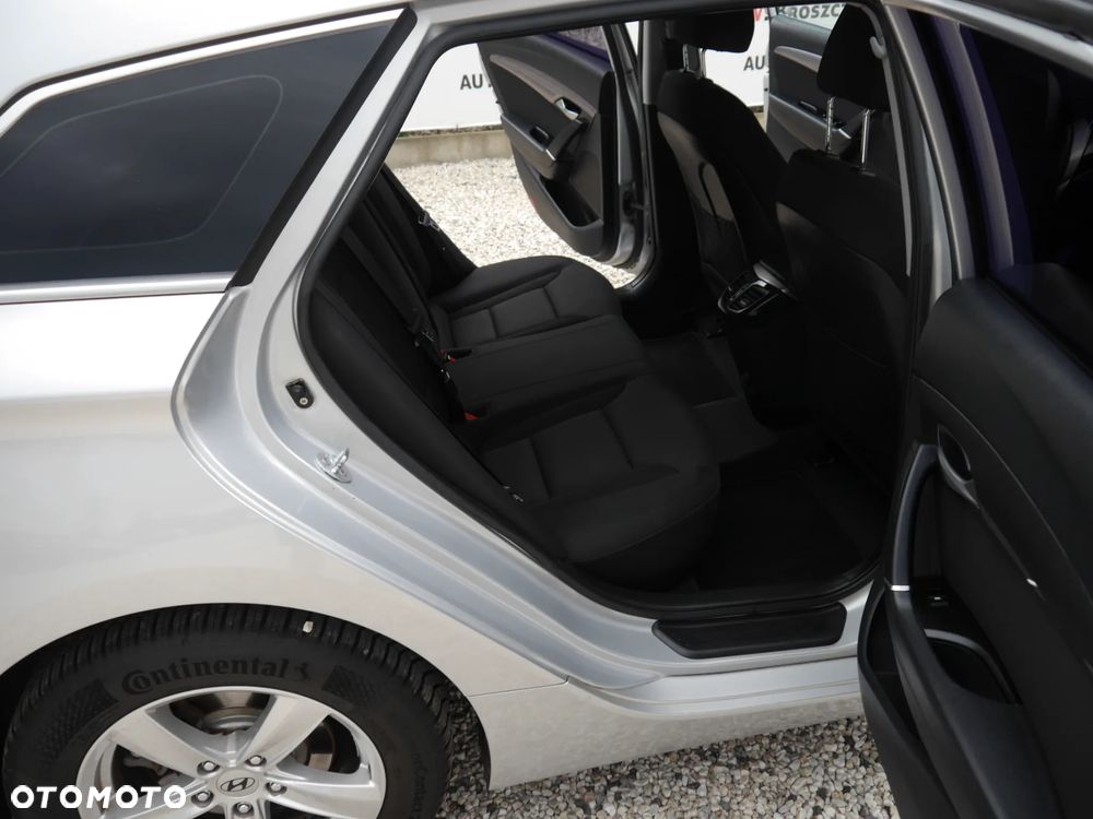 Hyundai i40 Kombi 1.6 Trend - 18