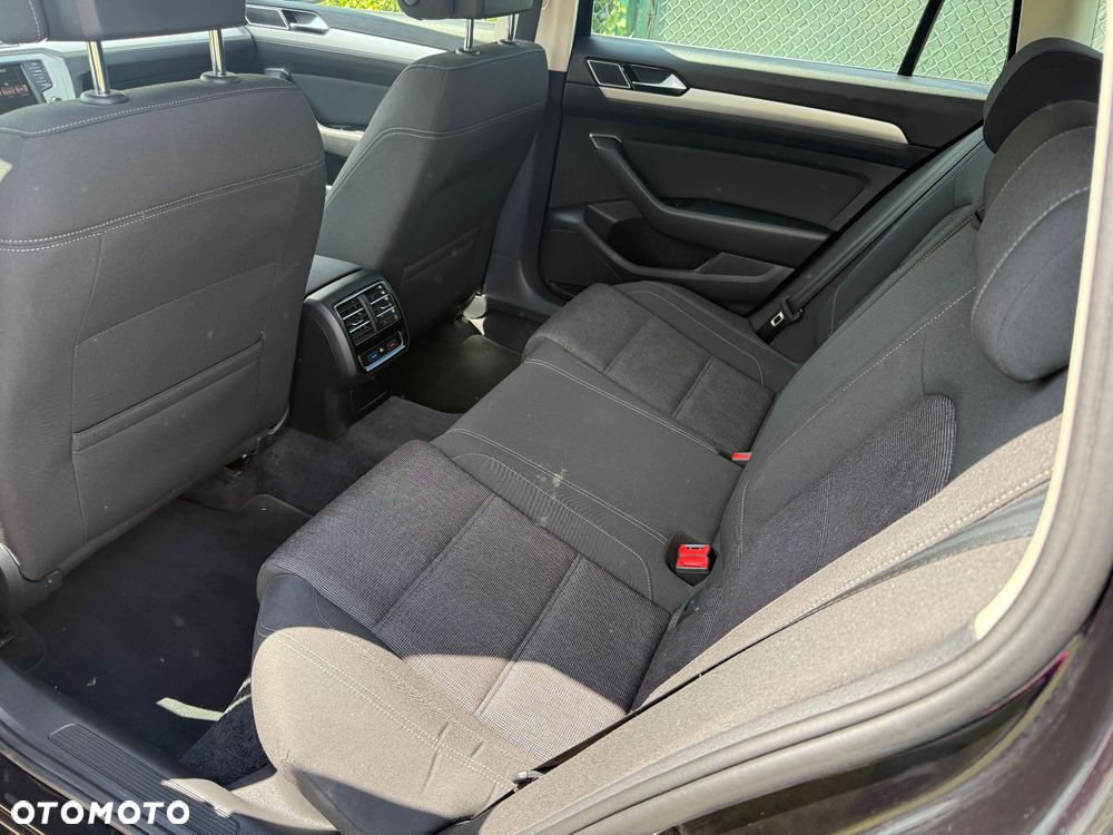 Volkswagen Passat 1.6 TDI BMT City - 9