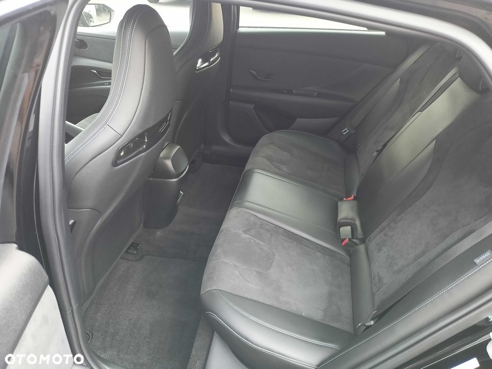 Hyundai Elantra - 7
