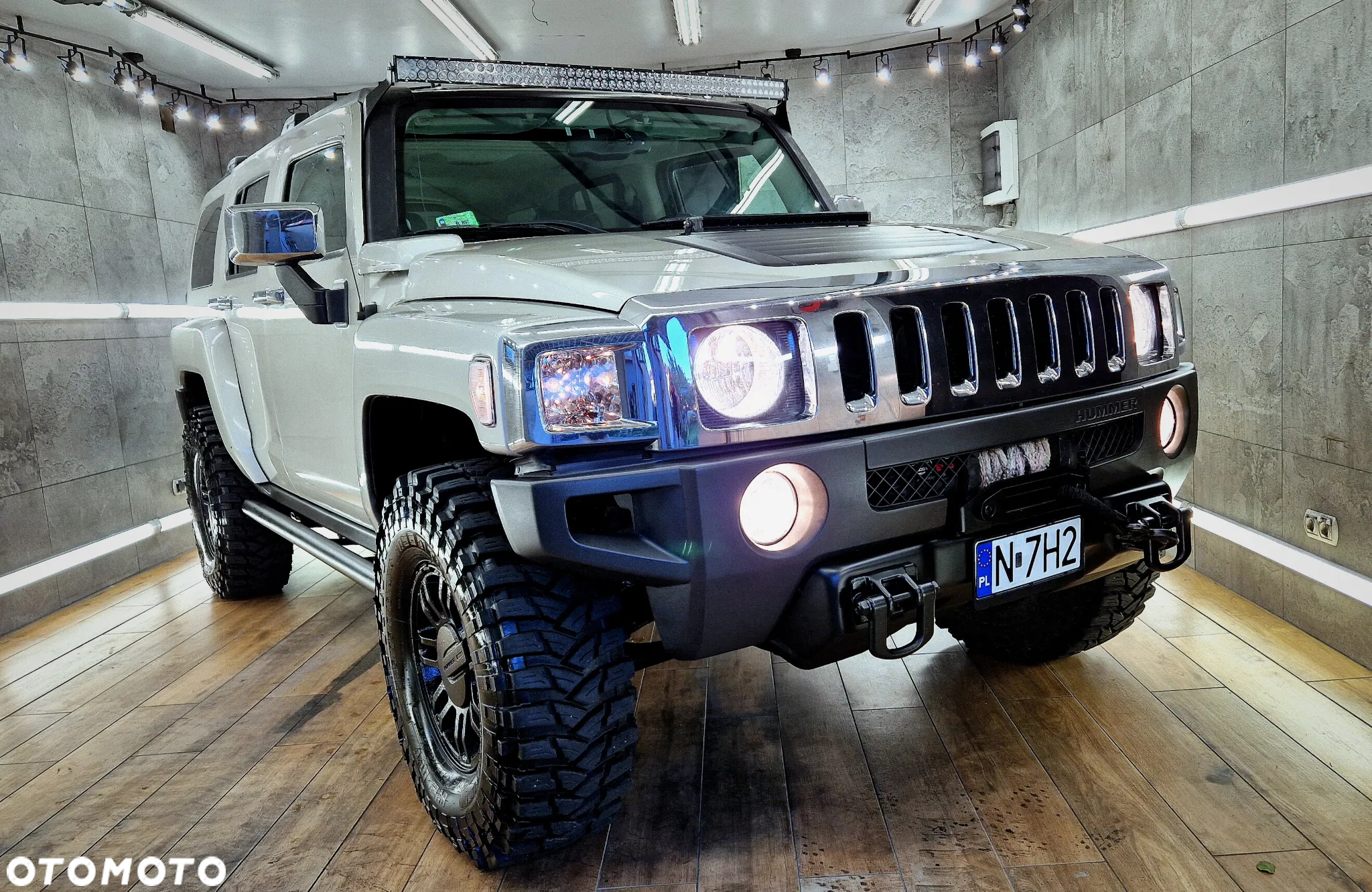 Hummer H3 Alpha - 30