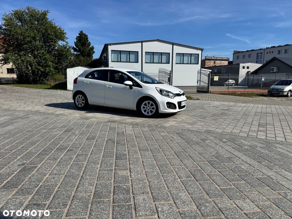 Kia Rio 1.2 Dream Team Edition - 14