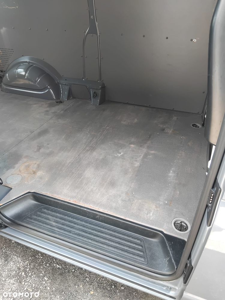 Volkswagen Transporter - 22