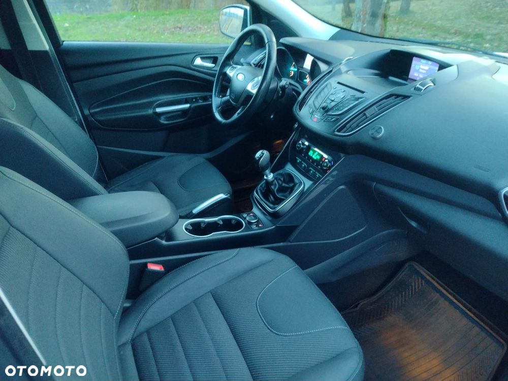 Ford Kuga 2.0 TDCi 2x4 Titanium - 17