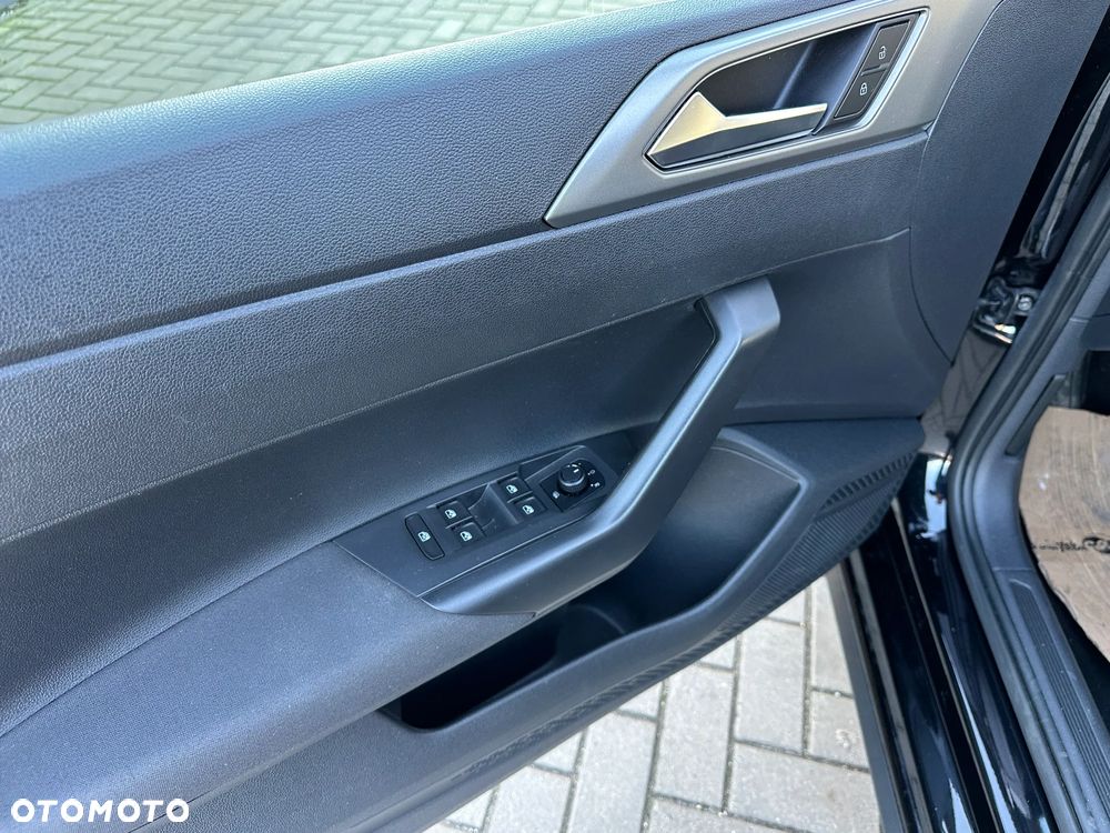 Volkswagen Polo - 17