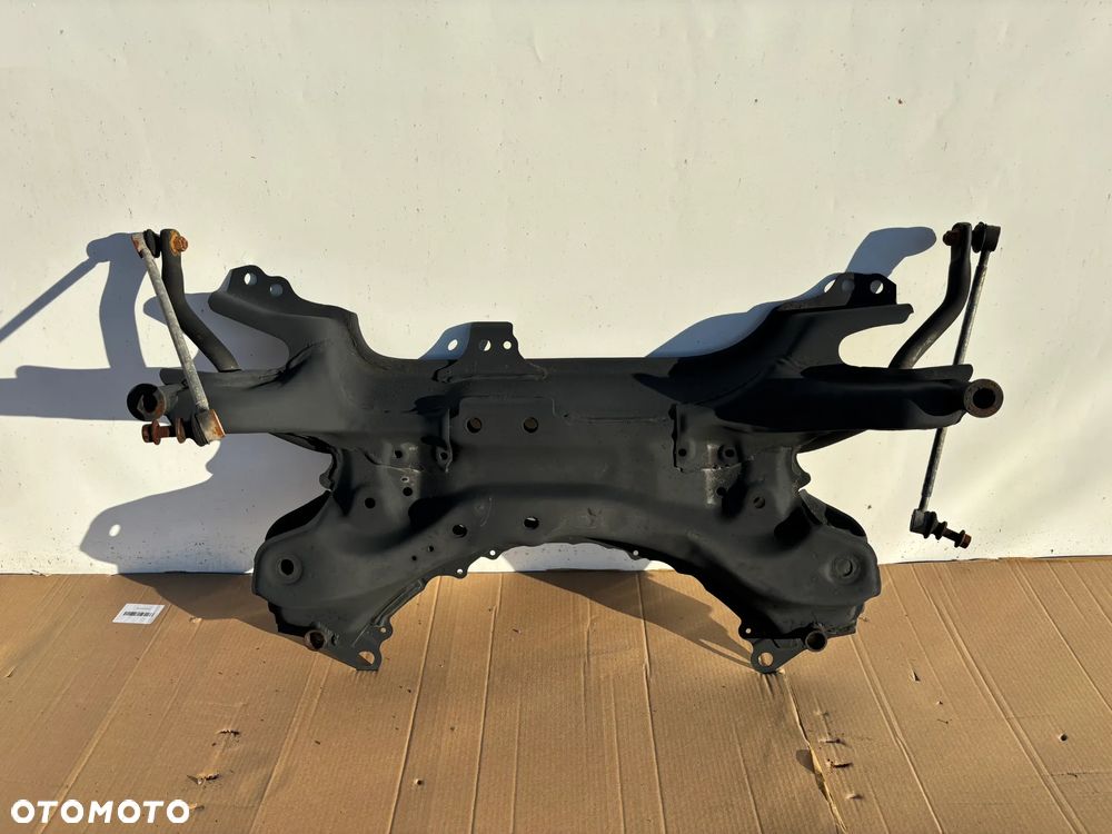 SANKI WÓZEK TRAWERS PRZÓD TOYOTA RAV4 IV 12- - 1