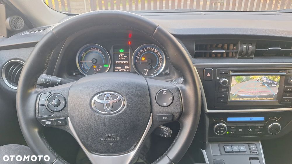 Toyota Auris 1.8 HSD Luna - 22