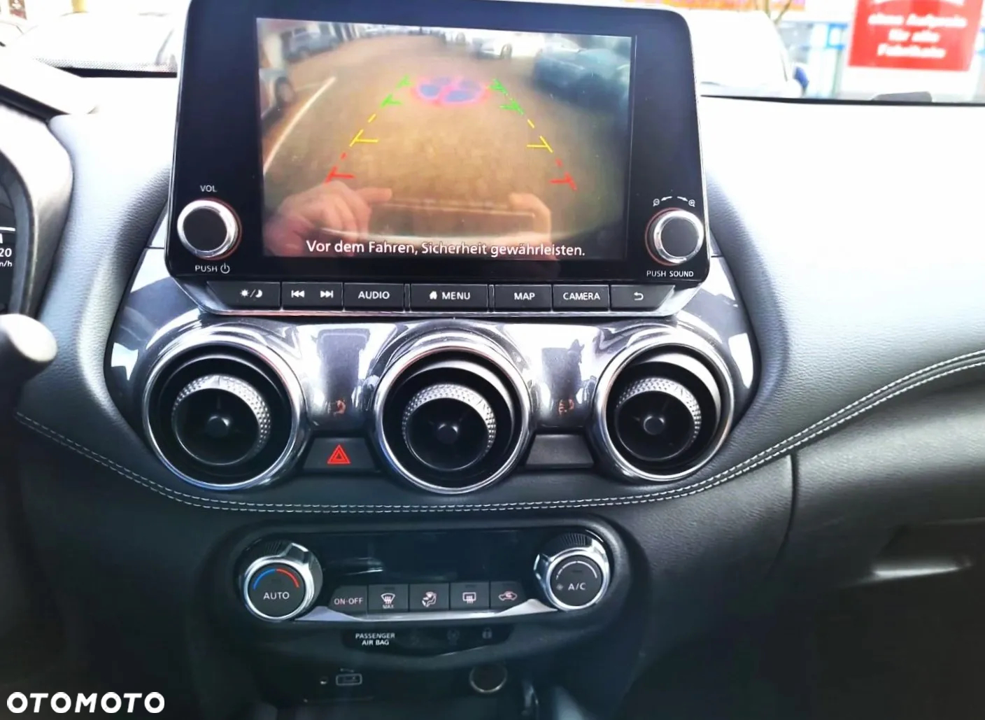 Nissan Juke 1.0 DIG-T N-Connecta - 28