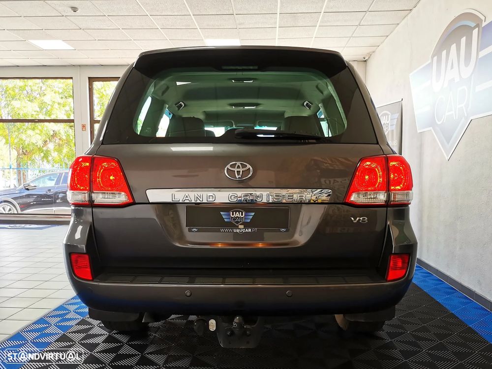 Toyota Land Cruiser 4.5 D-4D V8 - 13