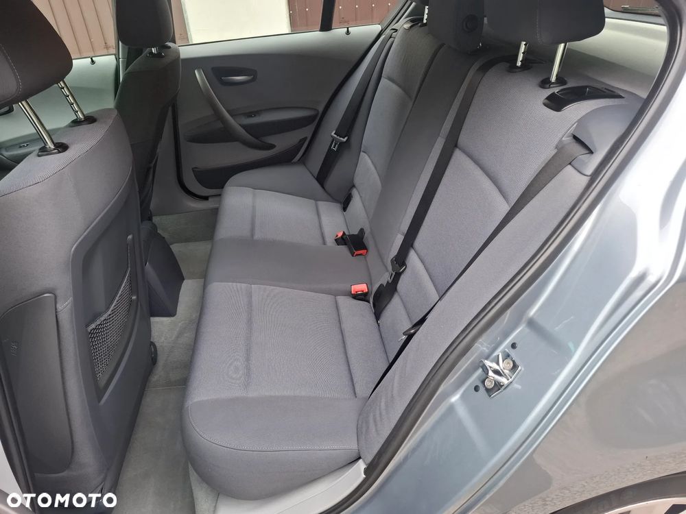 BMW Seria 1 116i - 22