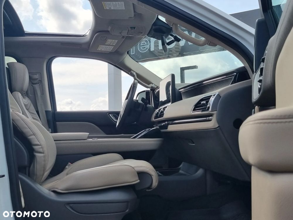 Lincoln Navigator - 10