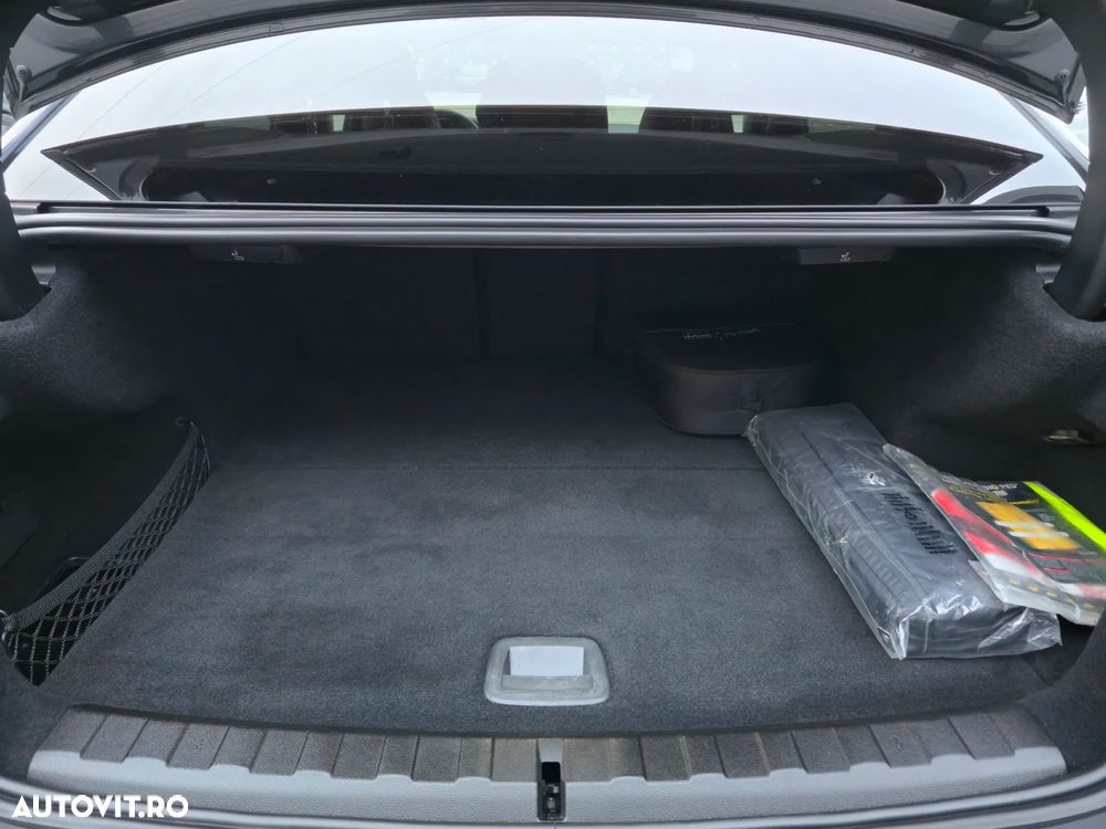 BMW Seria 3 330e iPerformance M Sport - 22