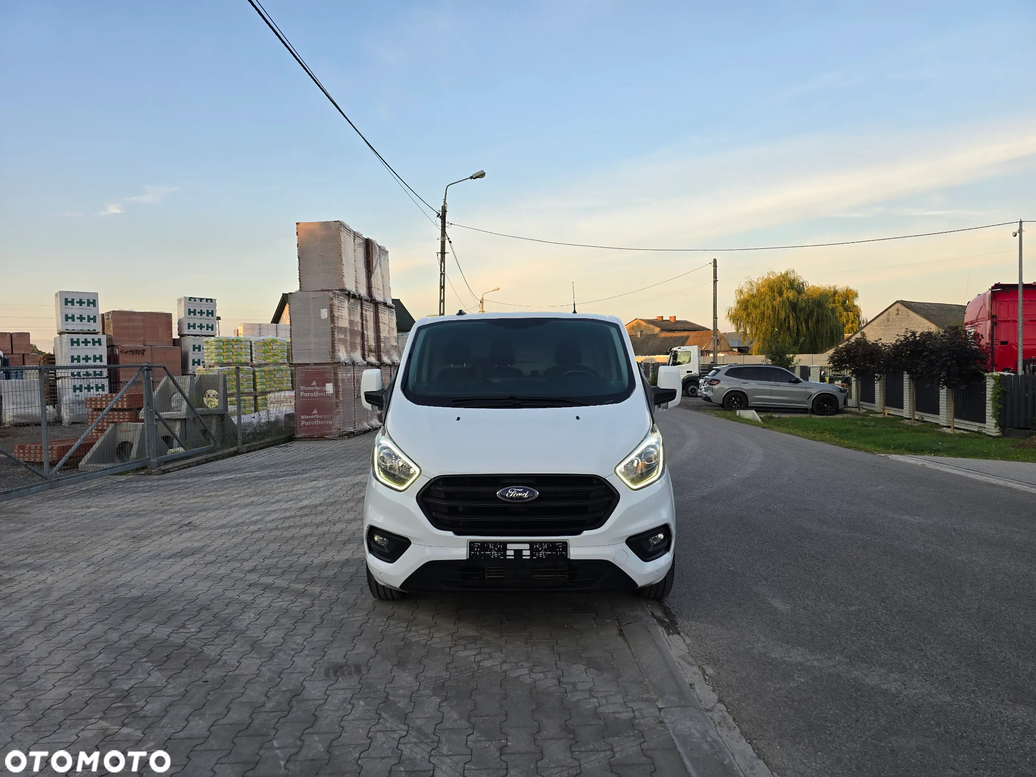 Ford Transit Custom 3 osobowy L2 H1 - 3