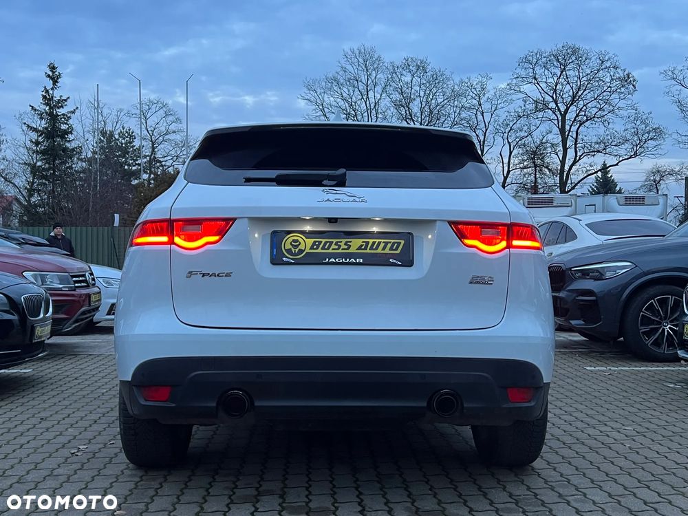 Jaguar F-Pace 25t AWD Prestige - 8