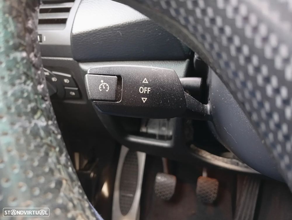 BMW 118 d Pack M - 21