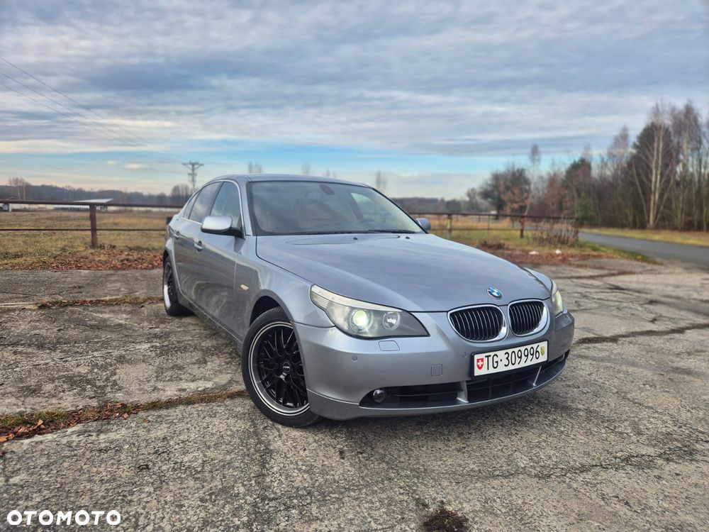 BMW Seria 5 525xi - 1