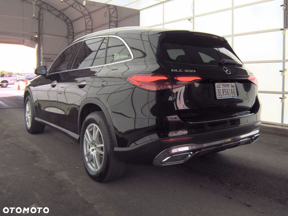 Mercedes-Benz GLC 300 4Matic 9G-TRONIC Exclusive - 2