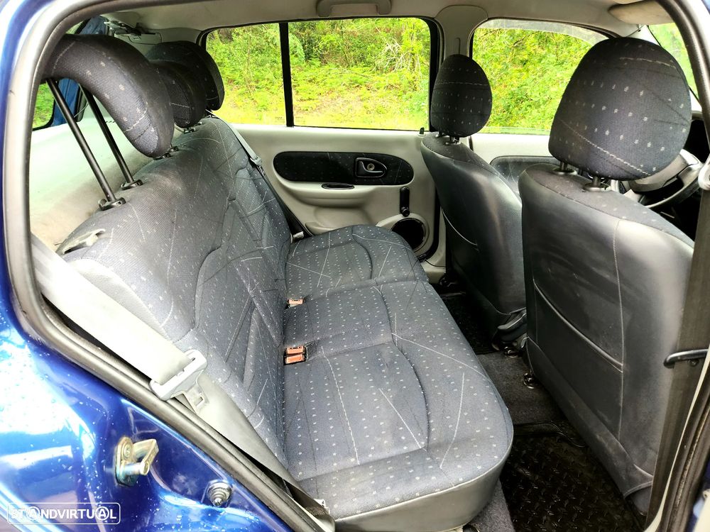 Renault Clio 1.2 16V Privilège - 9