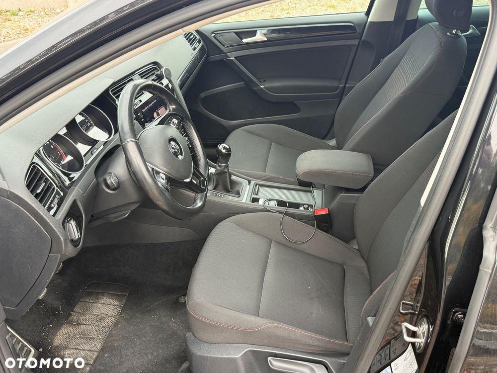 Volkswagen Golf - 14