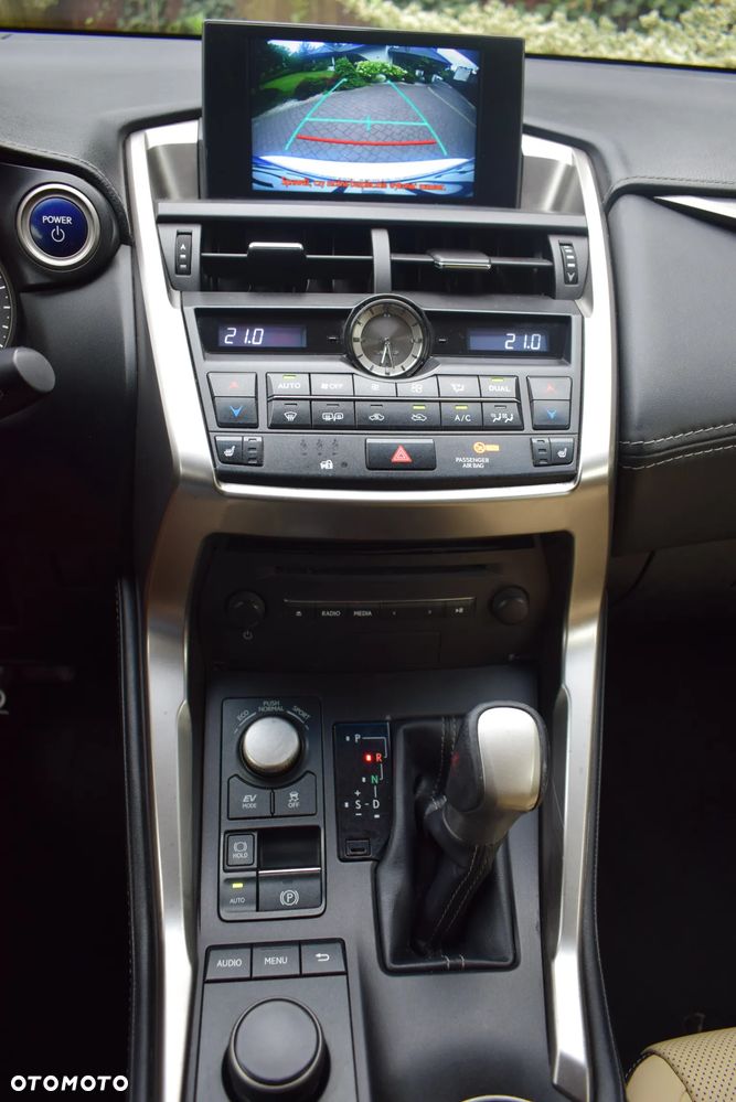 Lexus NX 300h Prestige AWD - 5