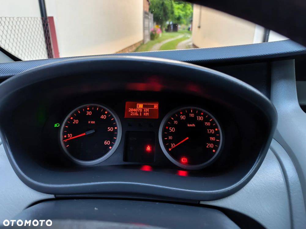 Renault Trafic Grand Passenger Black Edition - 17