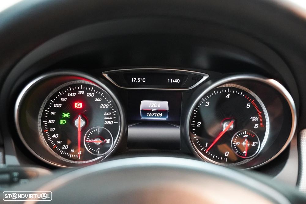Mercedes-Benz CLA 180 d Shooting Brake Urban - 9