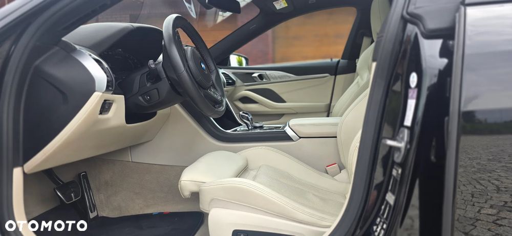BMW Seria 8 - 39