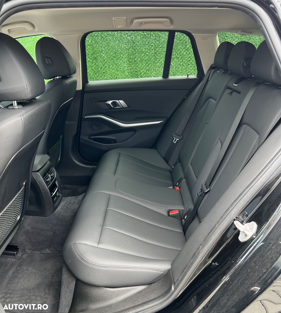 BMW Seria 3 318d Aut. Luxury Line - 17