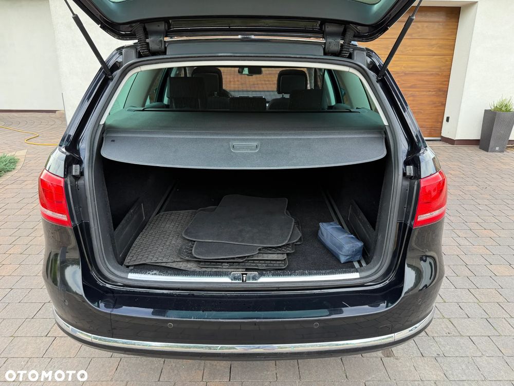 Volkswagen Passat - 16