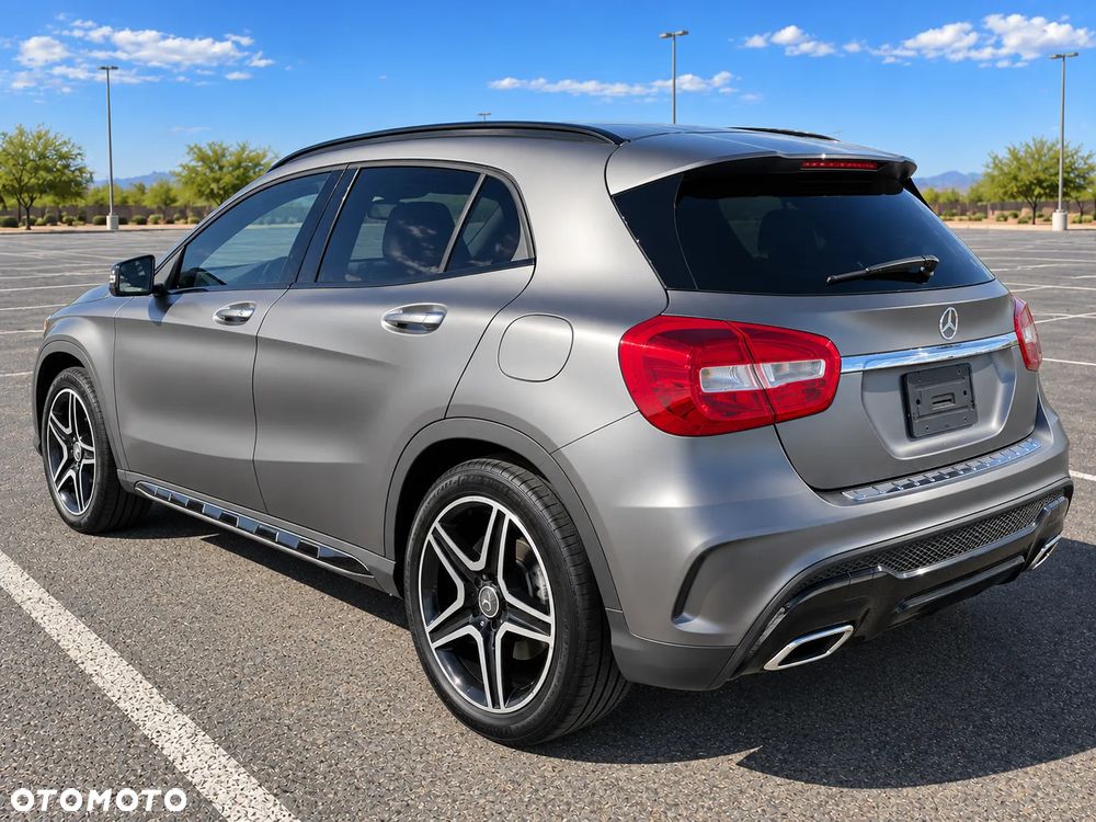 Mercedes-Benz GLA 220 4-Matic - 6