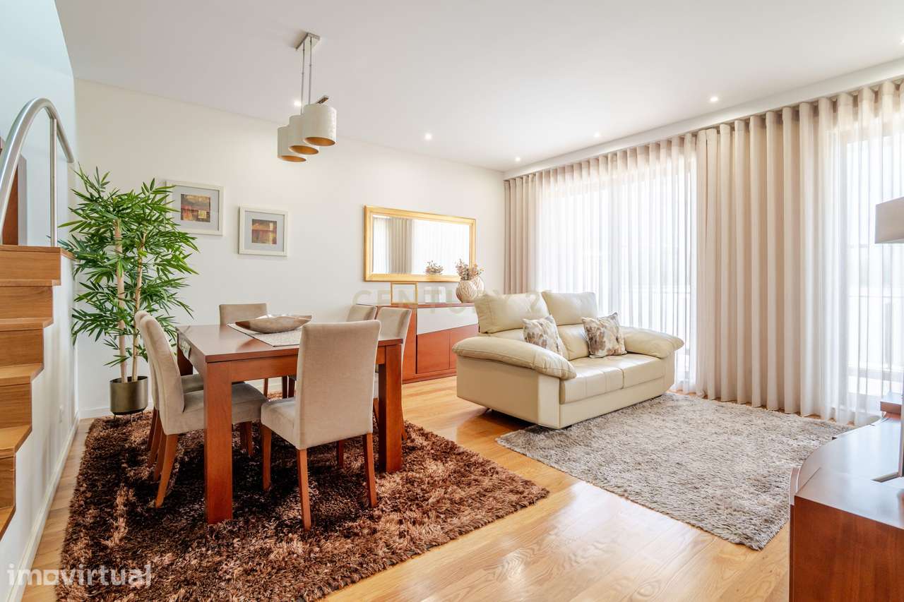 T2 Duplex na Senhora da Hora – Como Novo! - Grande imagem: 2/43