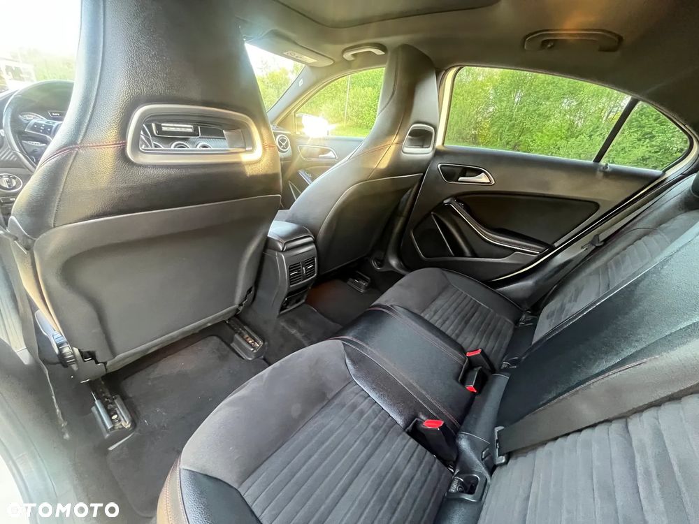 Mercedes-Benz Klasa A 160 CDI 7G-DCT AMG Line - 27