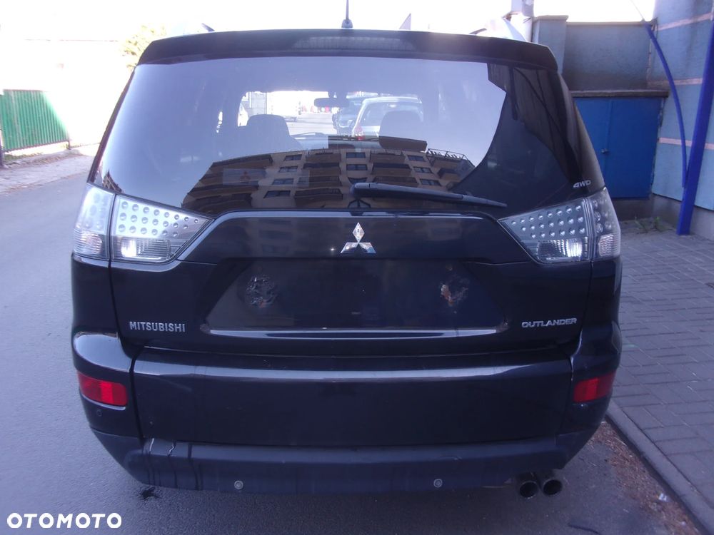 Mitsubishi Outlander - 13