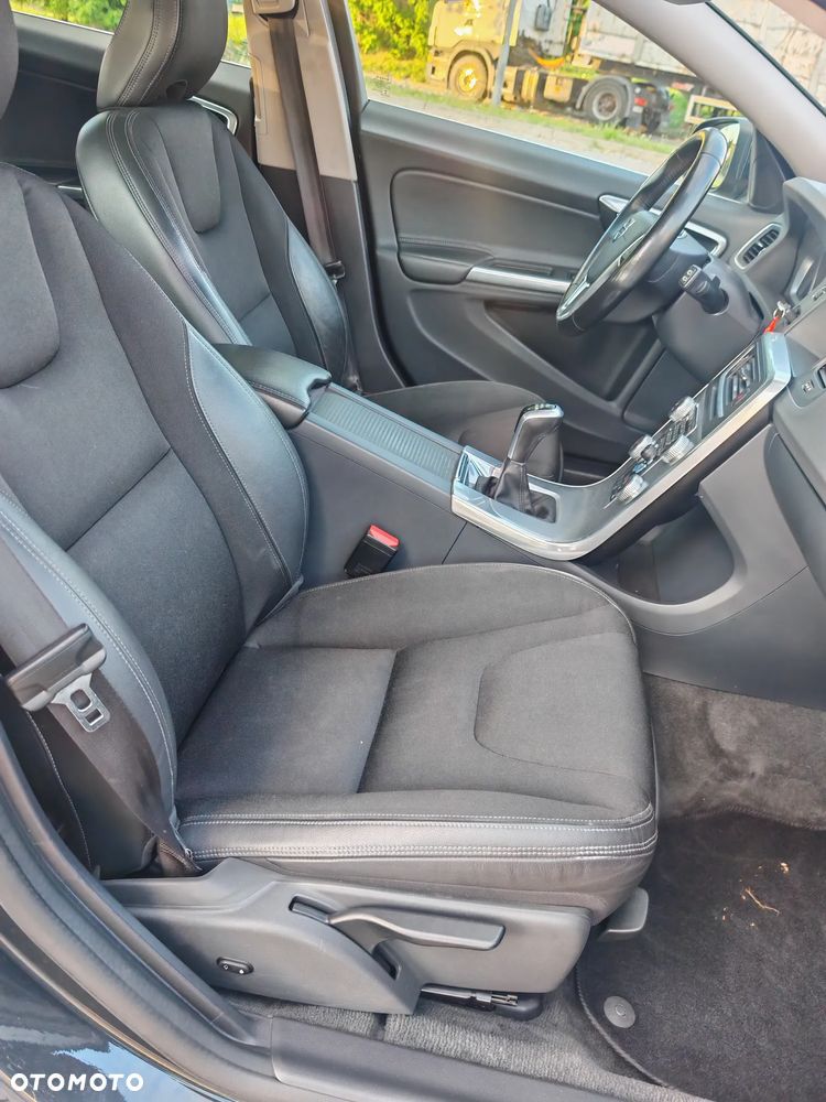 Volvo V60 D3 Momentum - 17