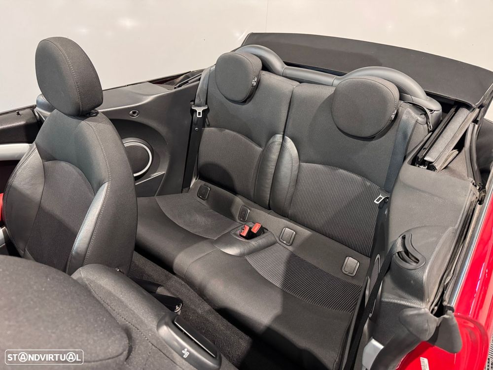 MINI Cabrio Cooper D - 16