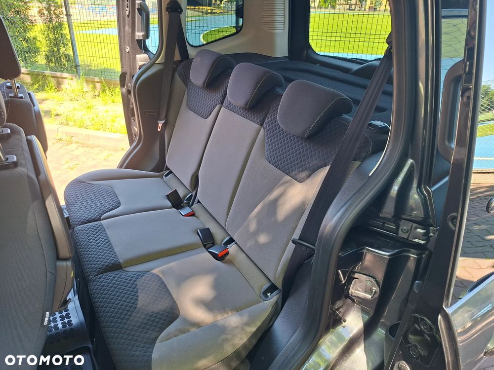 Ford Tourneo Courier 1.5 TDCi S&S Titanium - 22