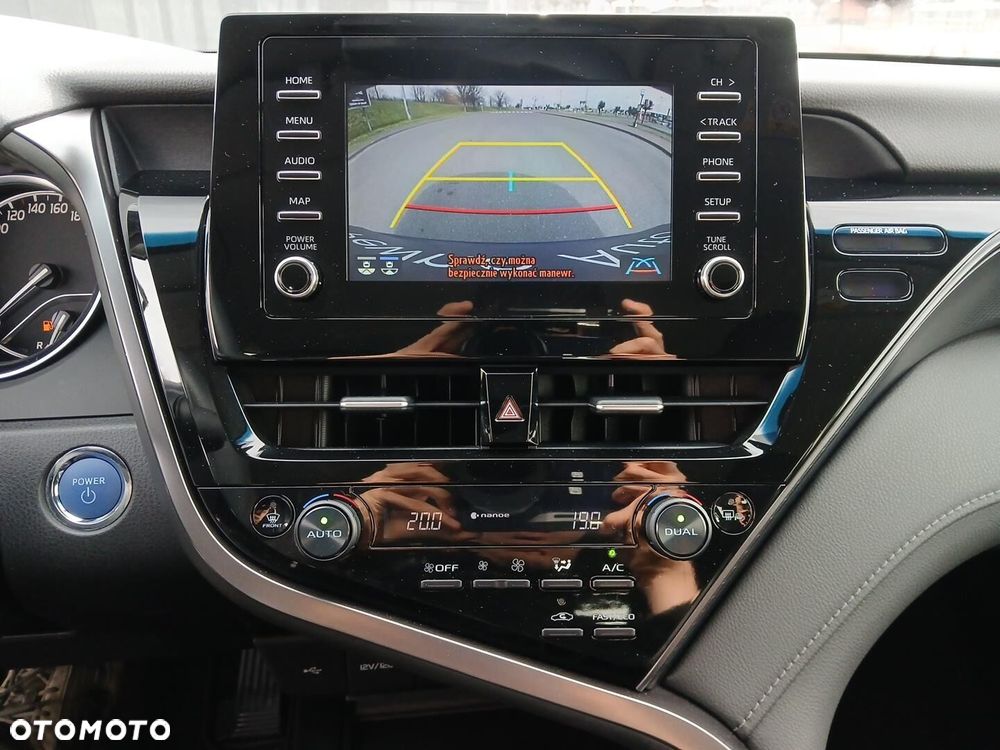 Toyota Camry 2.5 Hybrid Comfort CVT - 32