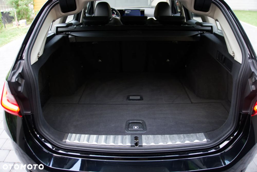 BMW Seria 3 318d MHEV - 23