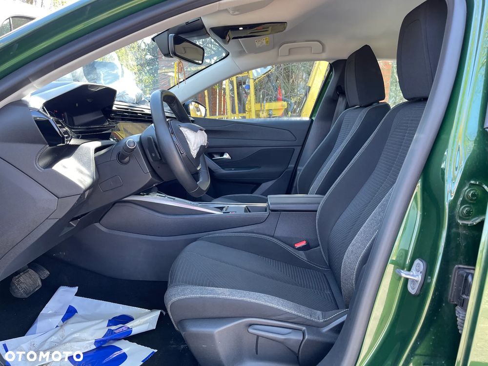 Peugeot 308 1.6 Hybrid PHEV Active Pack EAT8 - 12