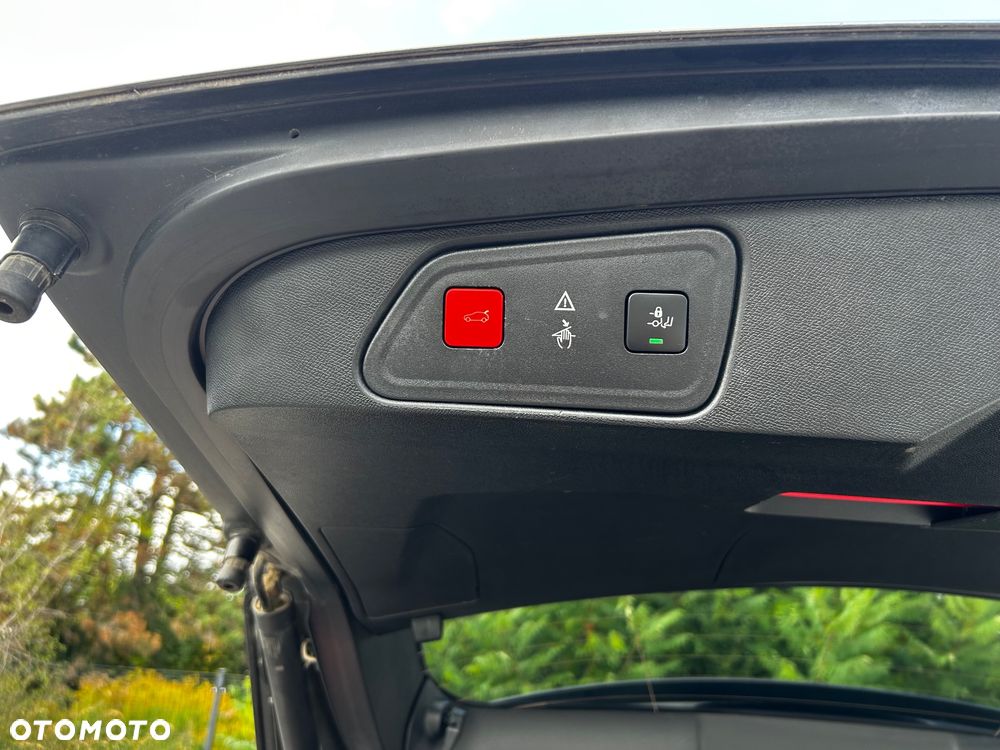 Peugeot 3008 1.6 PureTech GPF GT Line S&S EAT8 - 38