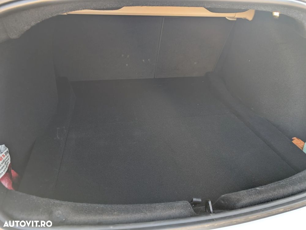 Tesla Model 3 RWD - 11